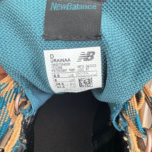 ❌ SOLD ❌New Balance RAINIER Hiking Trail Boots Vibram Brown Suede NWT - Picture 3 of 12